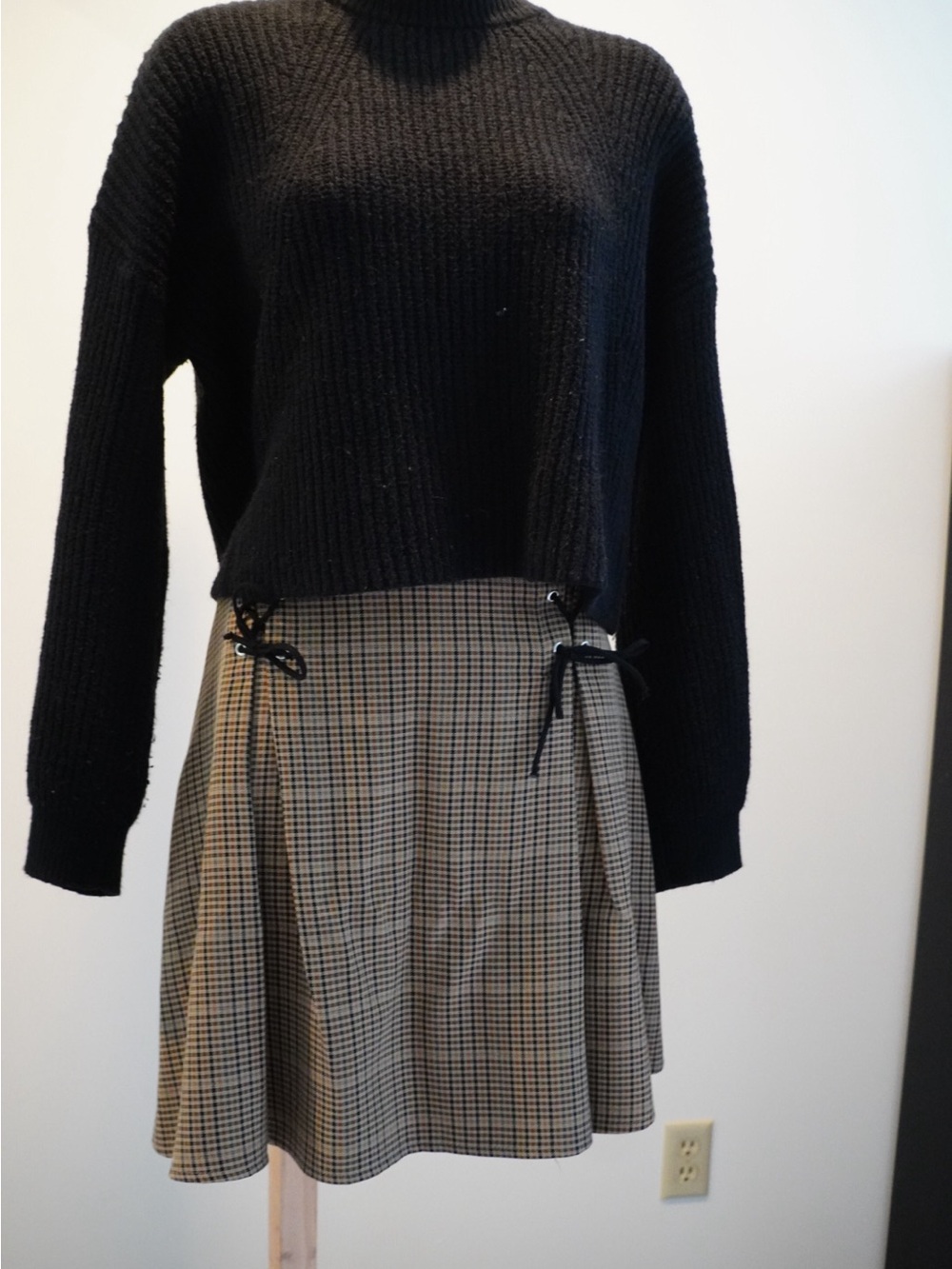 Topshop Lace-Up Check Miniskirt (Size 8)